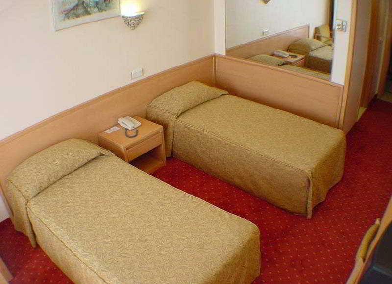 Hotel Suix Lara Antalya Exteriör bild