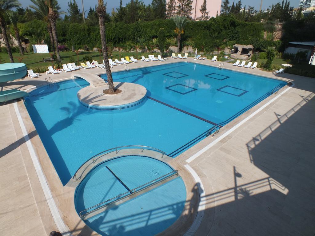 Hotel Suix Lara Antalya Exteriör bild